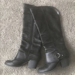 Fergie boots